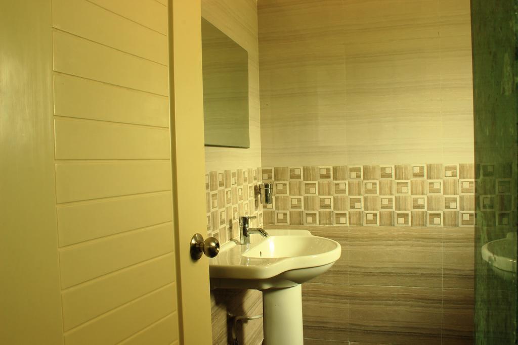 Urban Ville Hotel Пюн Екстериор снимка